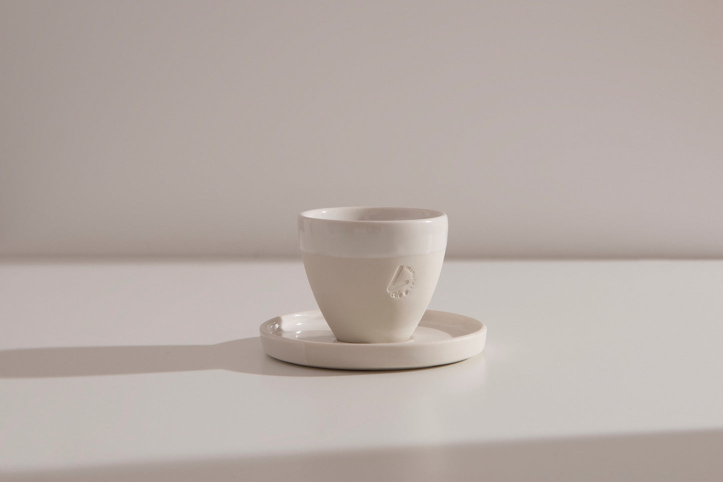 Coffee cup saucer