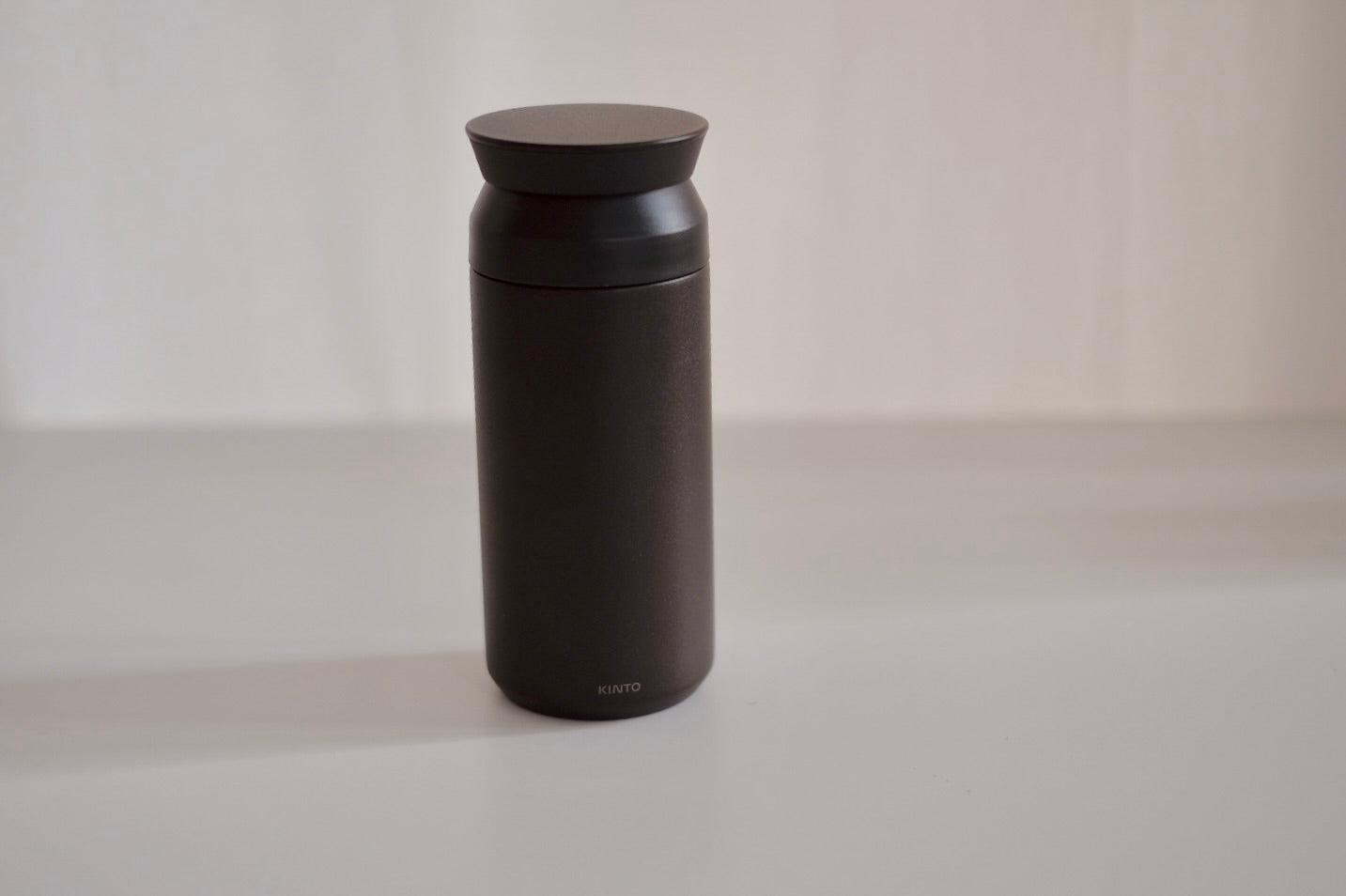 Kinto "Travel Tumbler" - fekete