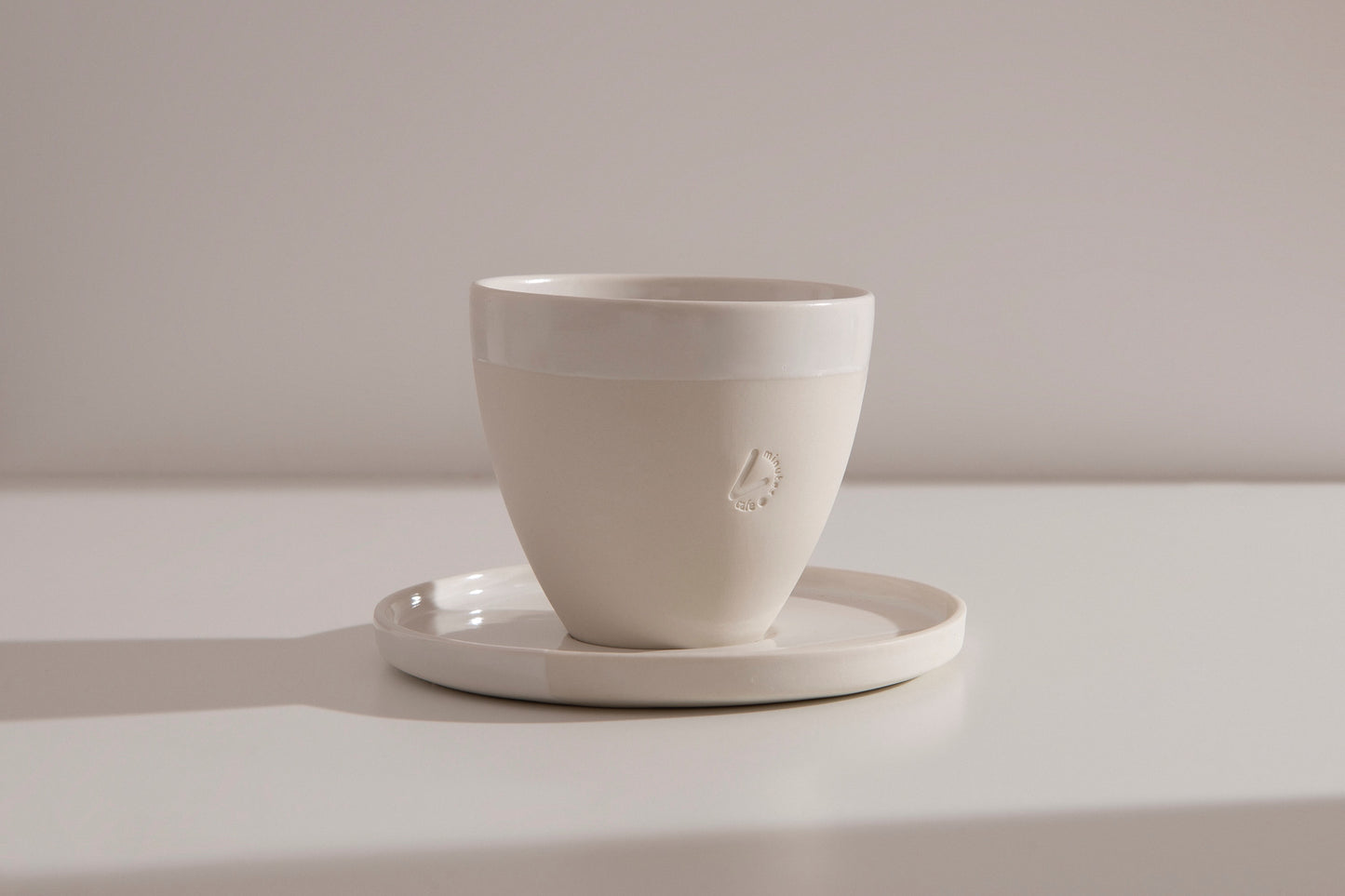 Coffee cup saucer